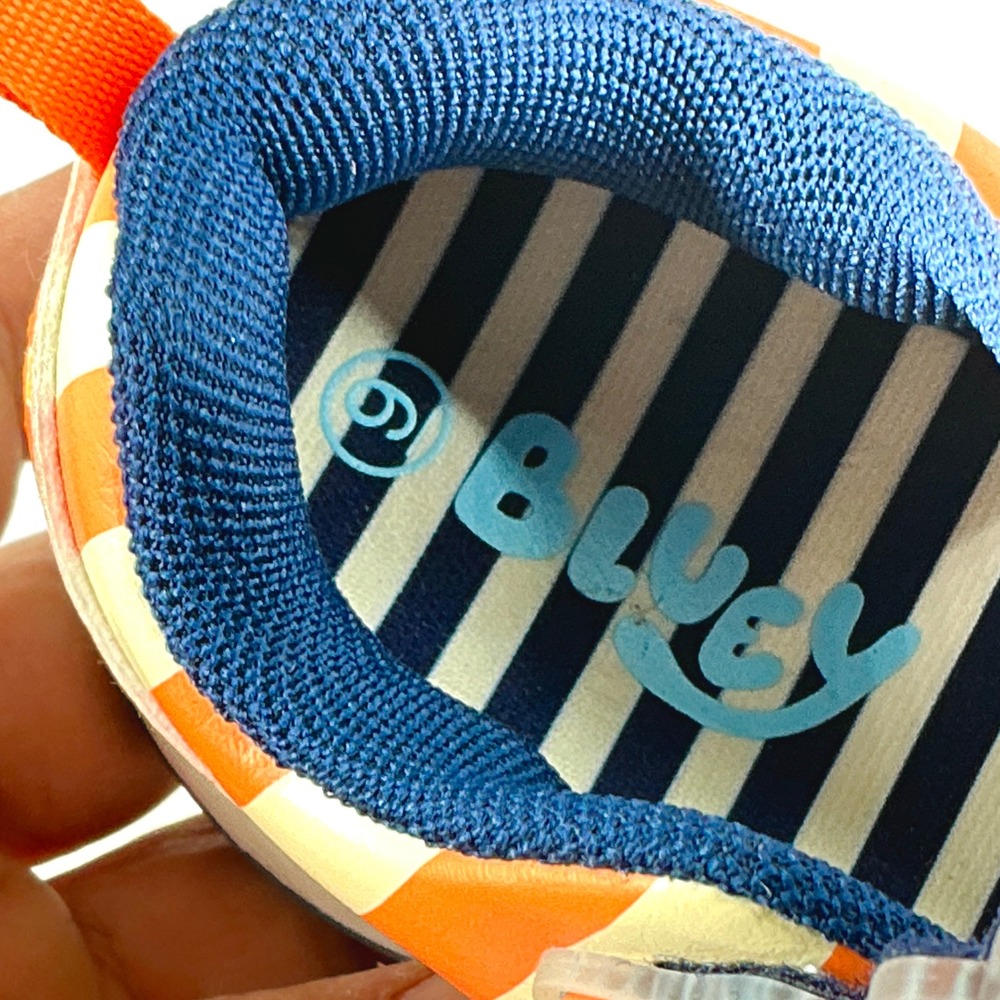 Bluey and Bingo Boys Size 9 Toddler Blue LIGHT UP Sneakers Hook and Loop - Picture 12 of 12